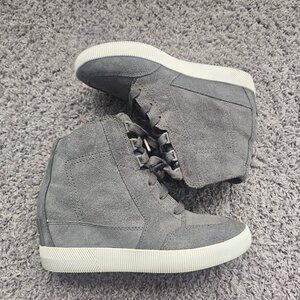 Sorel Out and About Lace up Wedge size 6.5, color dove